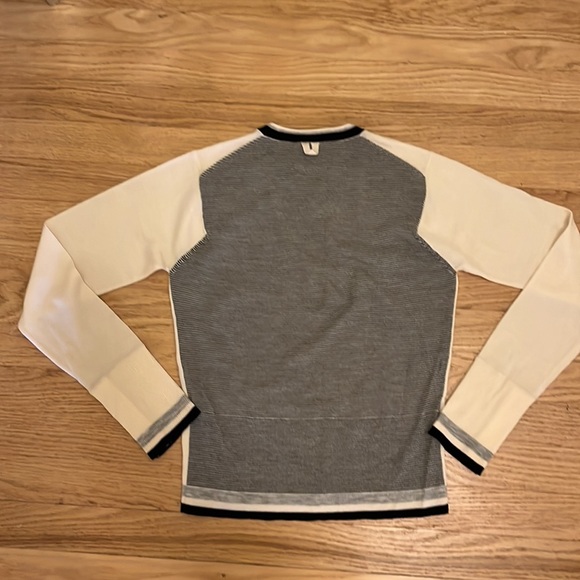 Women's Black Fleece by Thom Browne wool sweater like new condition - Picture 5 of 5